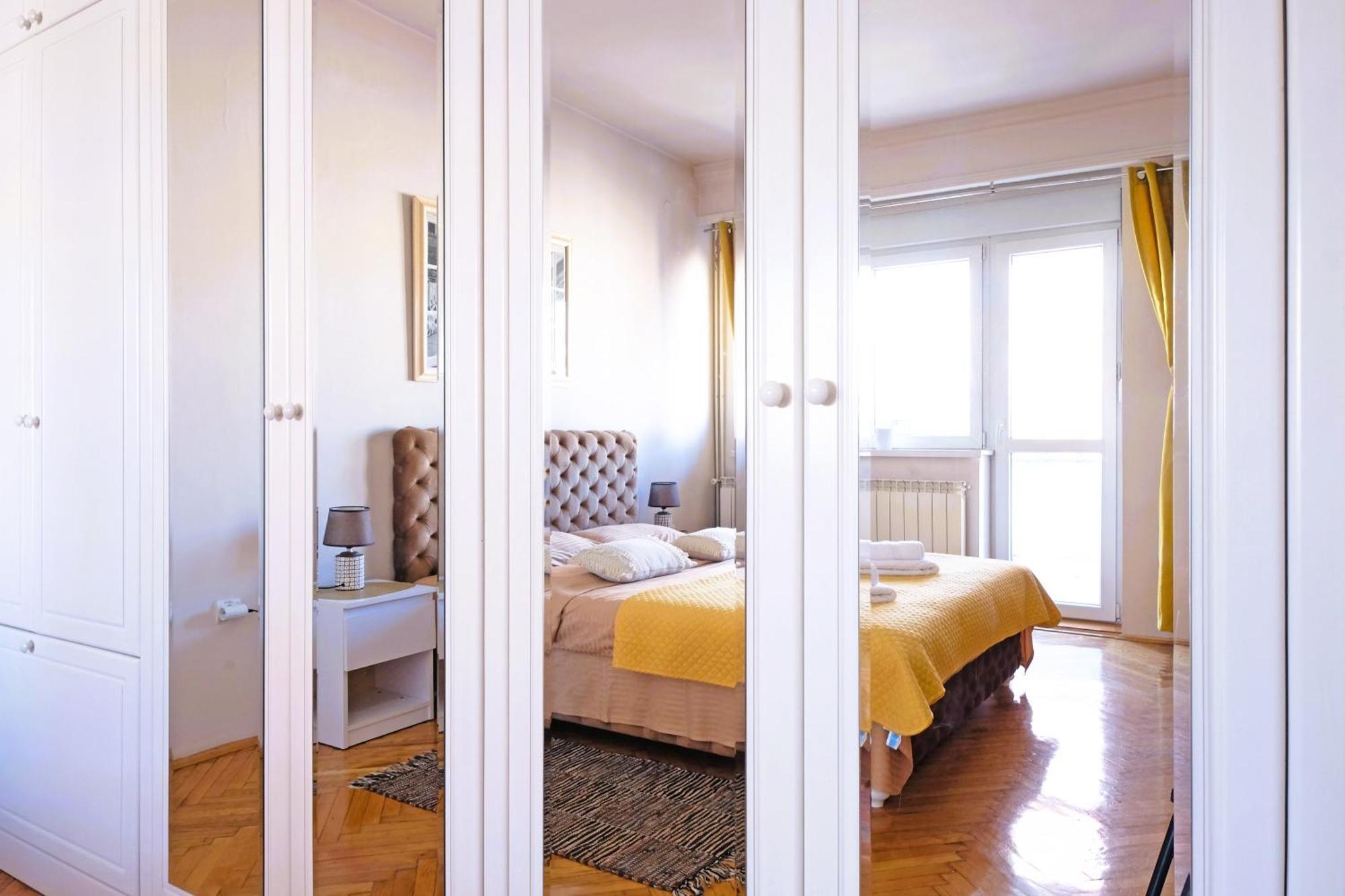 Windows City Apartment Belgrade Exterior photo